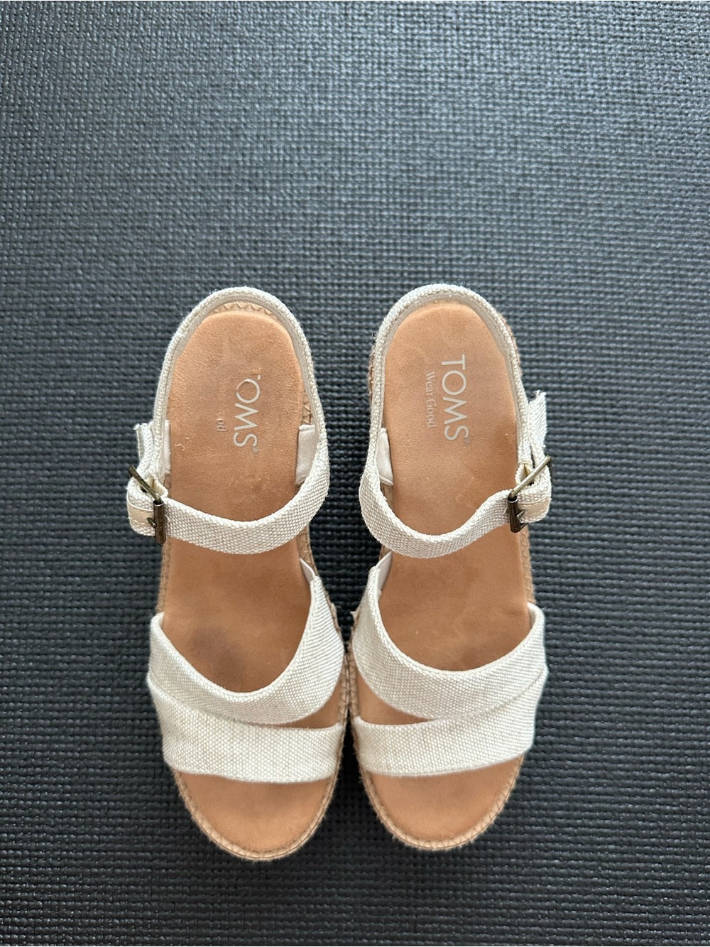 TOMS - Picture 2 of 9